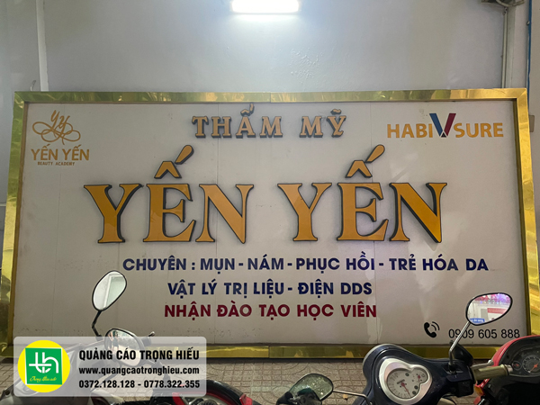 Bảng hiệu thẩm mỹ Yến Yến chữ nổi