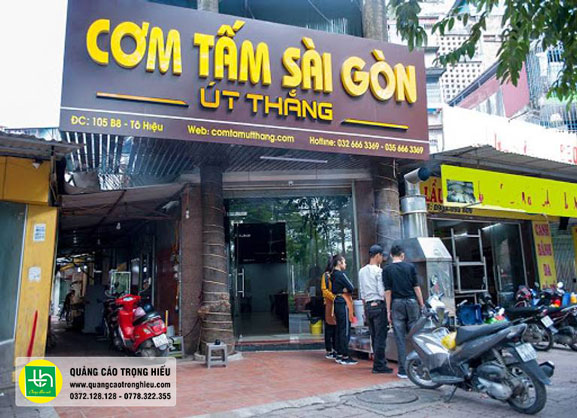 Bảng hiệu cơm tấm Sài Gòn Út Thắng