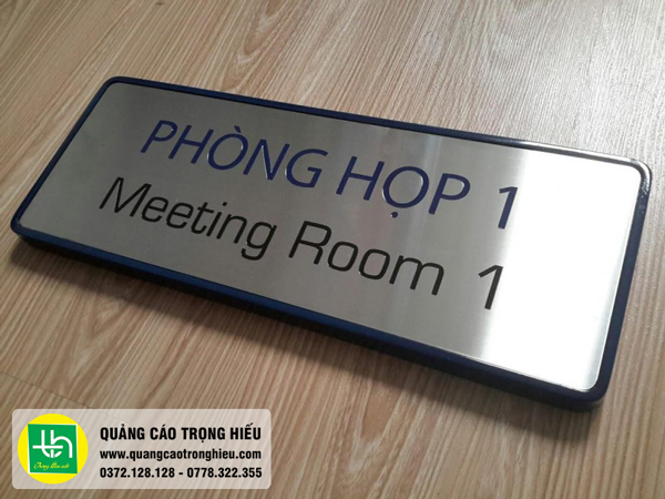 Bảng tên phòng inox ăn mòn